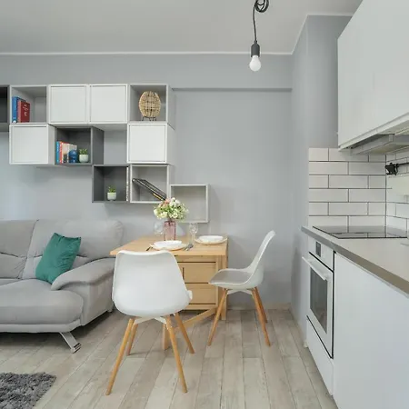 ホテル Stylish Near Hala Arena By Renters *