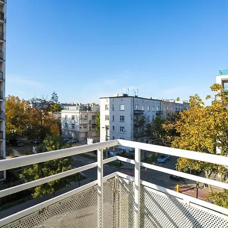 Stylish Near Hala Arena By Renters Hotel